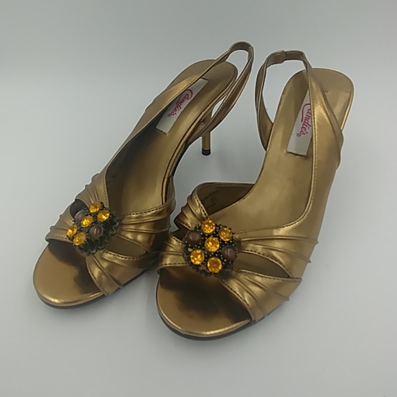 Candie's Gold Heels W/ Accent Stones Size 6 1/2 - Picture 4 of 4